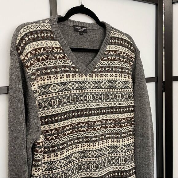 [l] Men’s Wool Blend Grey, Creme’ Red Snowflake Fair Isle Pattern V Neck Sweater - Picture 4 of 14